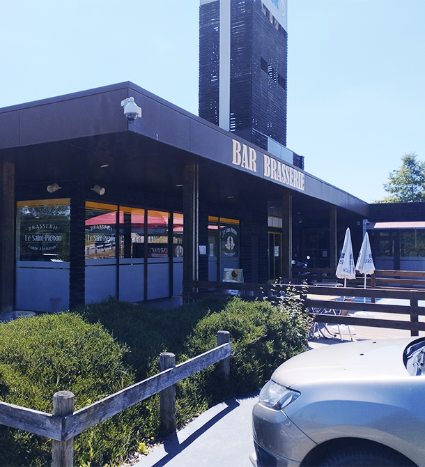 Le restaurant - LE SAINT PLEBON - restaurant VERNEUIL-SUR-VIENNE