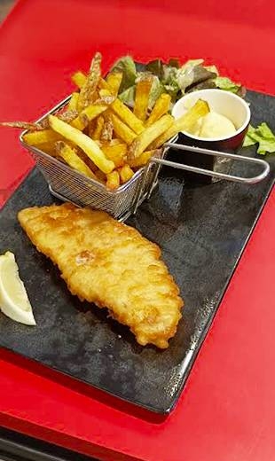 Le restaurant - LE SAINT PLEBON - restaurant VERNEUIL-SUR-VIENNE